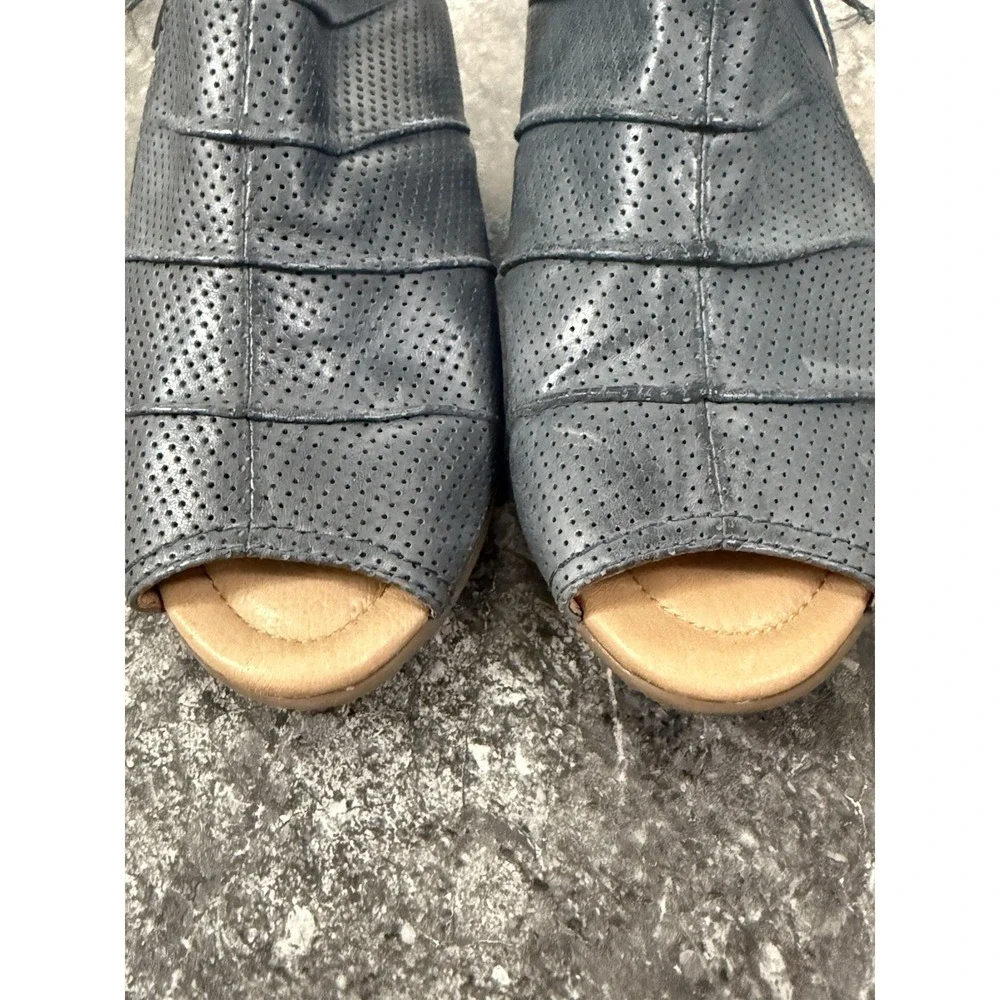 Earth Hydra Leather Perforated Peep Toe Bootie Sandal Heel Admiral Blue 10B